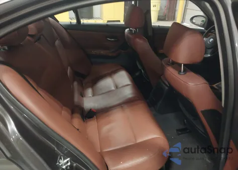 2006 BMW 325I z USA, uszkodzony, nr VIN WBAVB13546KX44384